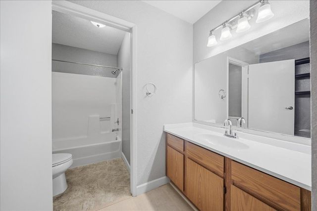25 Marty Cir, Roseville, CA 95678