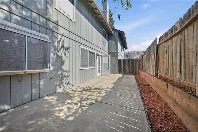 25 Marty Cir, Roseville, CA 95678
