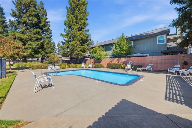25 Marty Cir, Roseville, CA 95678