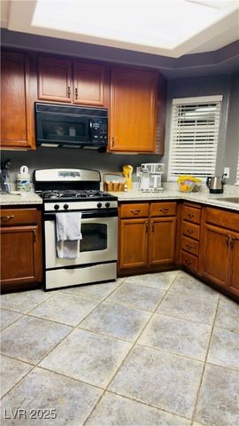 8717 Autumn Wreath Avenue, Las Vegas, NV 89129