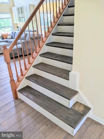 10816 KING NOBEL LN, Bealeton, VA 22712