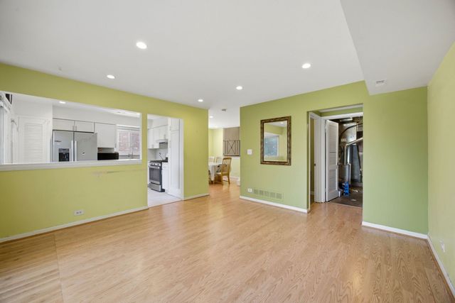 1142 Brighton Place, Glen Ellyn, IL 60137