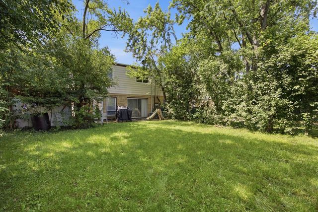 1142 Brighton Place, Glen Ellyn, IL 60137