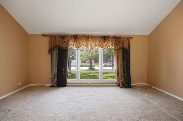 1142 Brighton Place, Glen Ellyn, IL 60137