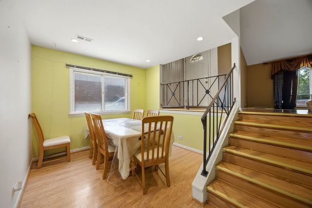 1142 Brighton Place, Glen Ellyn, IL 60137