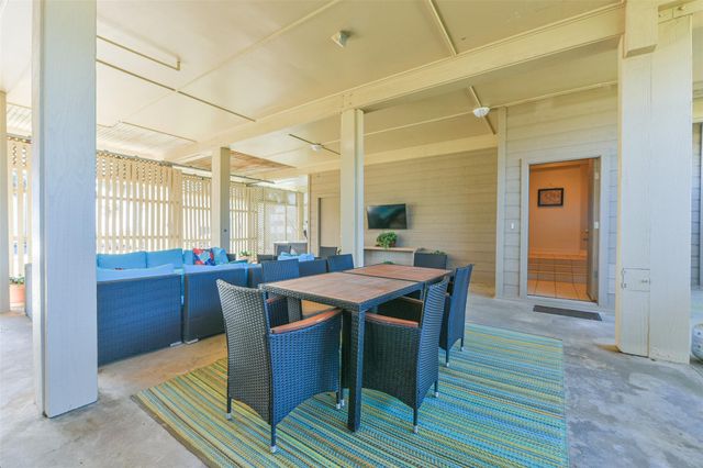 18418 E De Vaca Lane, Galveston, TX 77554