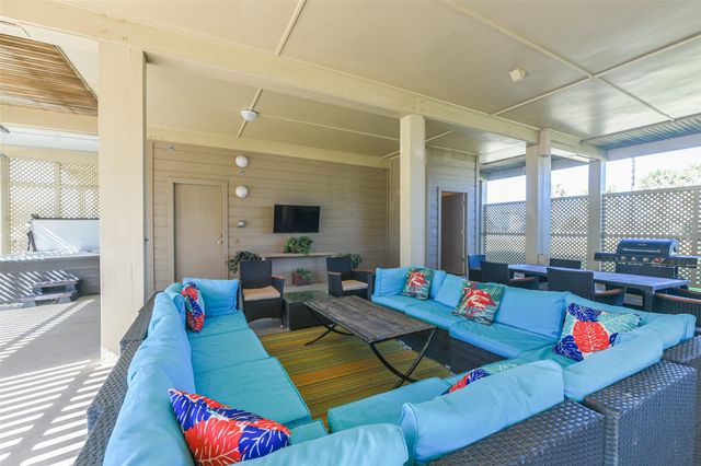 18418 E De Vaca Lane, Galveston, TX 77554