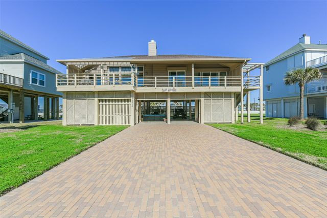 18418 E De Vaca Lane, Galveston, TX 77554