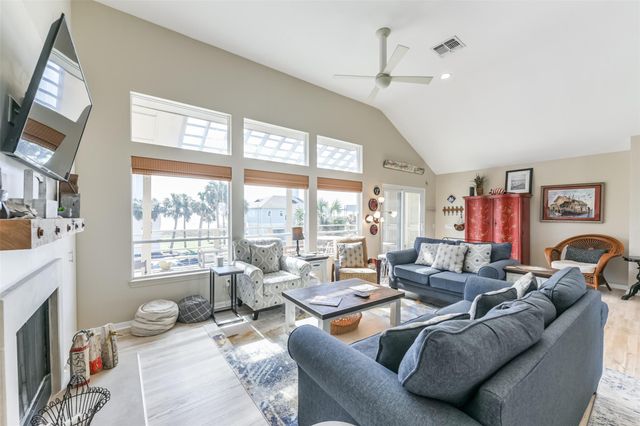 18418 E De Vaca Lane, Galveston, TX 77554