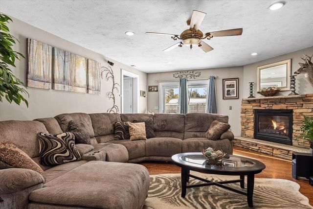 67 Jeannine, Bellingham, MA 02019