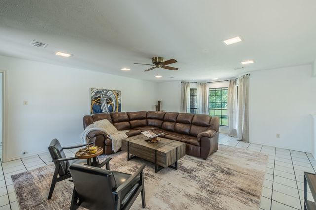 241 Highridge Drive, New Hope, TX 75071