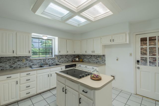 241 Highridge Drive, New Hope, TX 75071