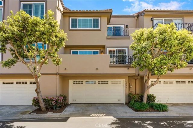 19228 Seabrook Lane, Huntington Beach, CA 92648