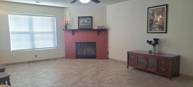 785 Arcturus Avenue SE, Rio Rancho, NM 87124