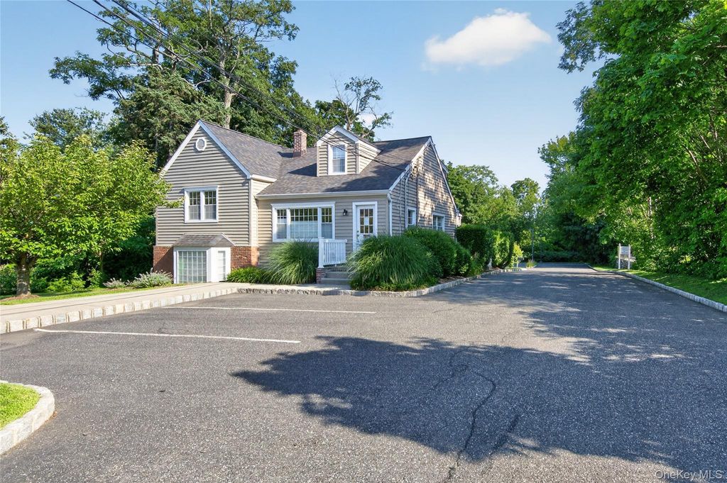 210 E Main Street, Huntington, NY 11743 — exterior