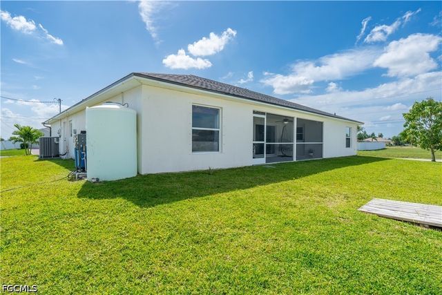 16 NW 18th AVE, Cape Coral, FL 33993