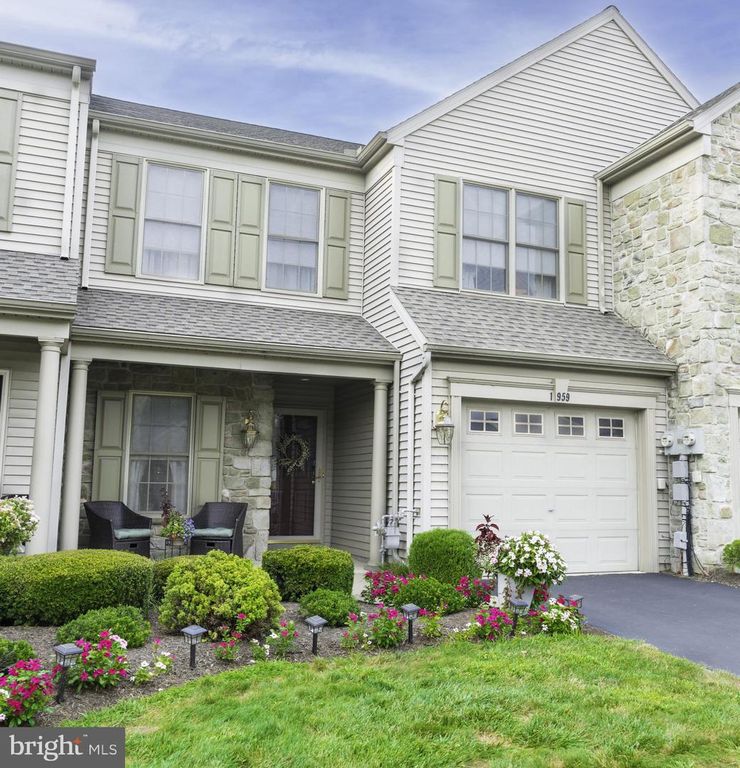 1959 DEER RUN DR, Hummelstown, PA 17036