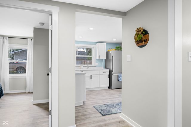 625 Parkway Drive, Columbus, IN 47201