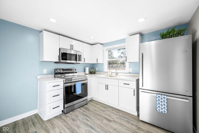 625 Parkway Drive, Columbus, IN 47201