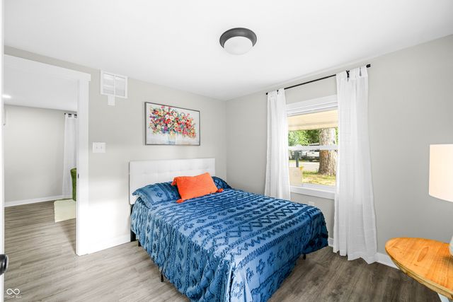 625 Parkway Drive, Columbus, IN 47201