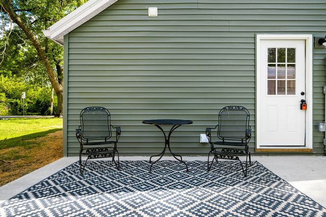 625 Parkway Drive, Columbus, IN 47201