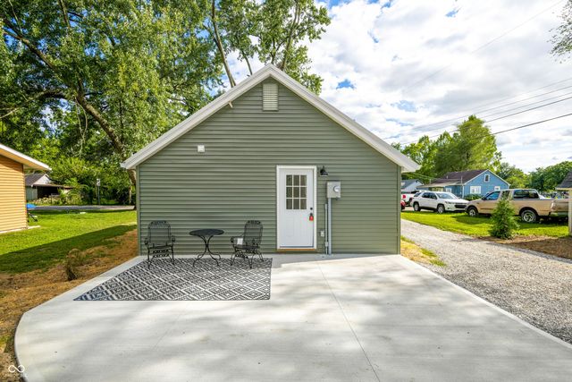 625 Parkway Drive, Columbus, IN 47201