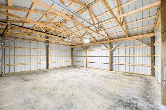 625 Parkway Drive, Columbus, IN 47201