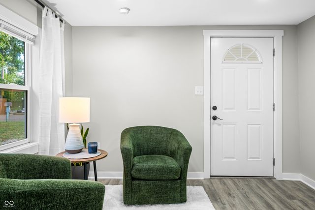 625 Parkway Drive, Columbus, IN 47201