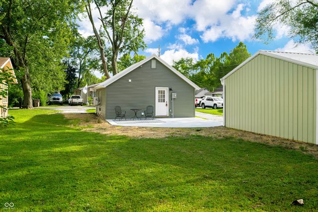 625 Parkway Drive, Columbus, IN 47201