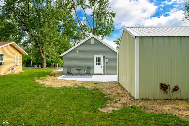 625 Parkway Drive, Columbus, IN 47201