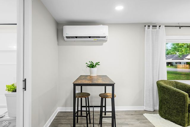 625 Parkway Drive, Columbus, IN 47201