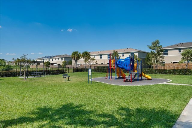 495 NE 5th Lane, Florida City, FL 33034