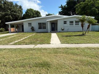 148 NE Estia Lane, Port St Lucie, FL 34983
