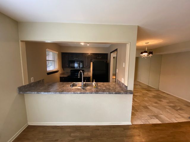 4049 Herschel Avenue E, Dallas, TX 75219