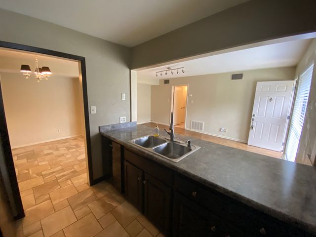 4049 Herschel Avenue E, Dallas, TX 75219