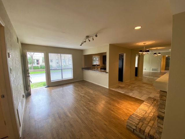 4049 Herschel Avenue E, Dallas, TX 75219