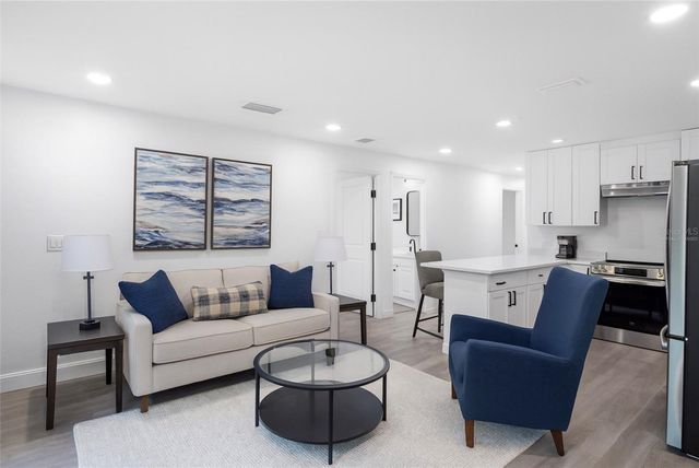 6616 S MASCOTTE STREET, Tampa, FL 33616