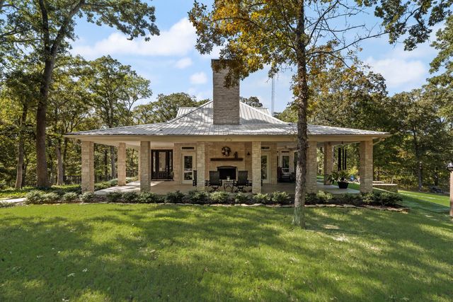 1473 County Road 2980, Windom, TX 75492