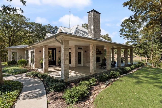1473 County Road 2980, Windom, TX 75492
