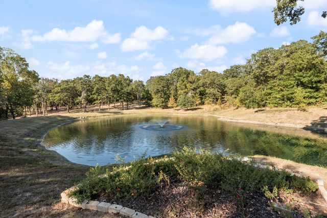 1473 County Road 2980, Windom, TX 75492