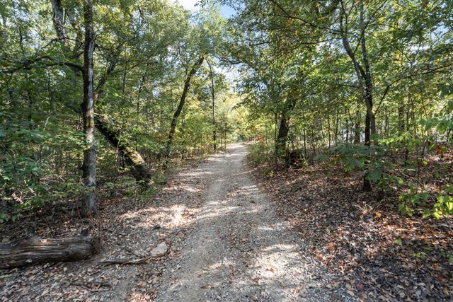 1473 County Road 2980, Windom, TX 75492