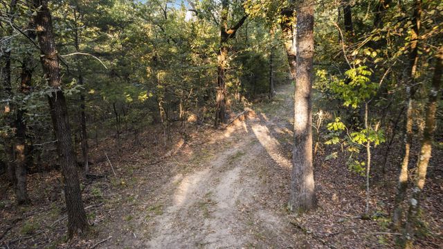 1473 County Road 2980, Windom, TX 75492