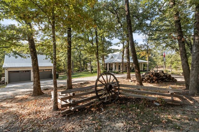 1473 County Road 2980, Windom, TX 75492