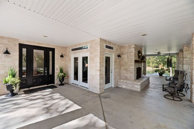1473 County Road 2980, Windom, TX 75492