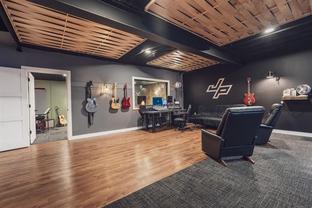 11722 Parmalee Road, Middleville, MI 49333