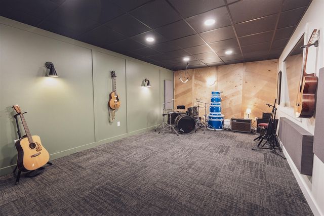 11722 Parmalee Road, Middleville, MI 49333