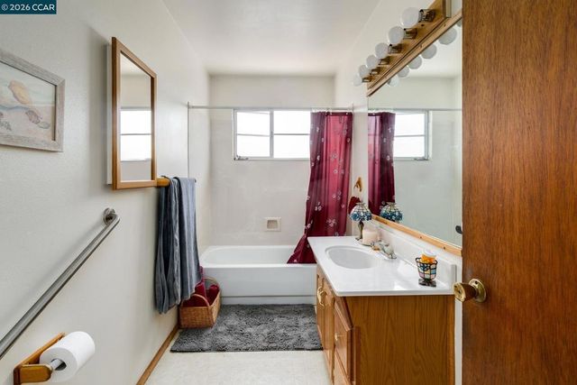 5613 Likins Ave, Martinez, CA 94553