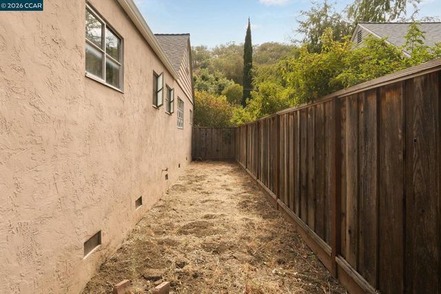 5613 Likins Ave, Martinez, CA 94553