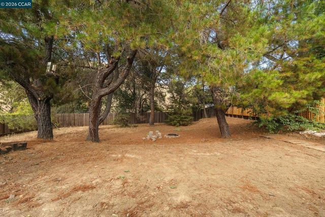 5613 Likins Ave, Martinez, CA 94553
