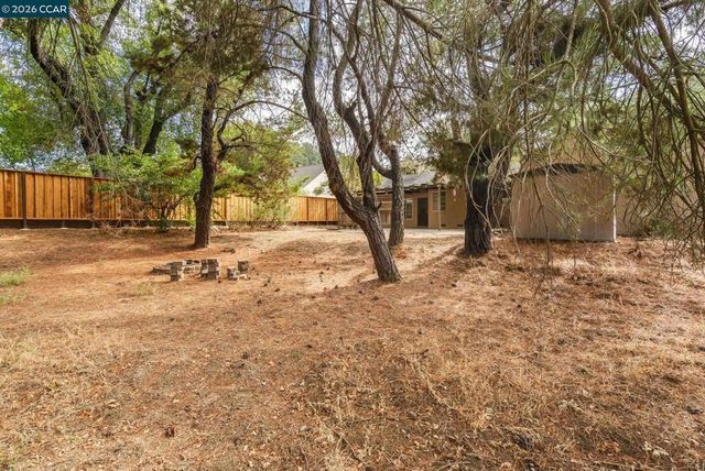 5613 Likins Ave, Martinez, CA 94553